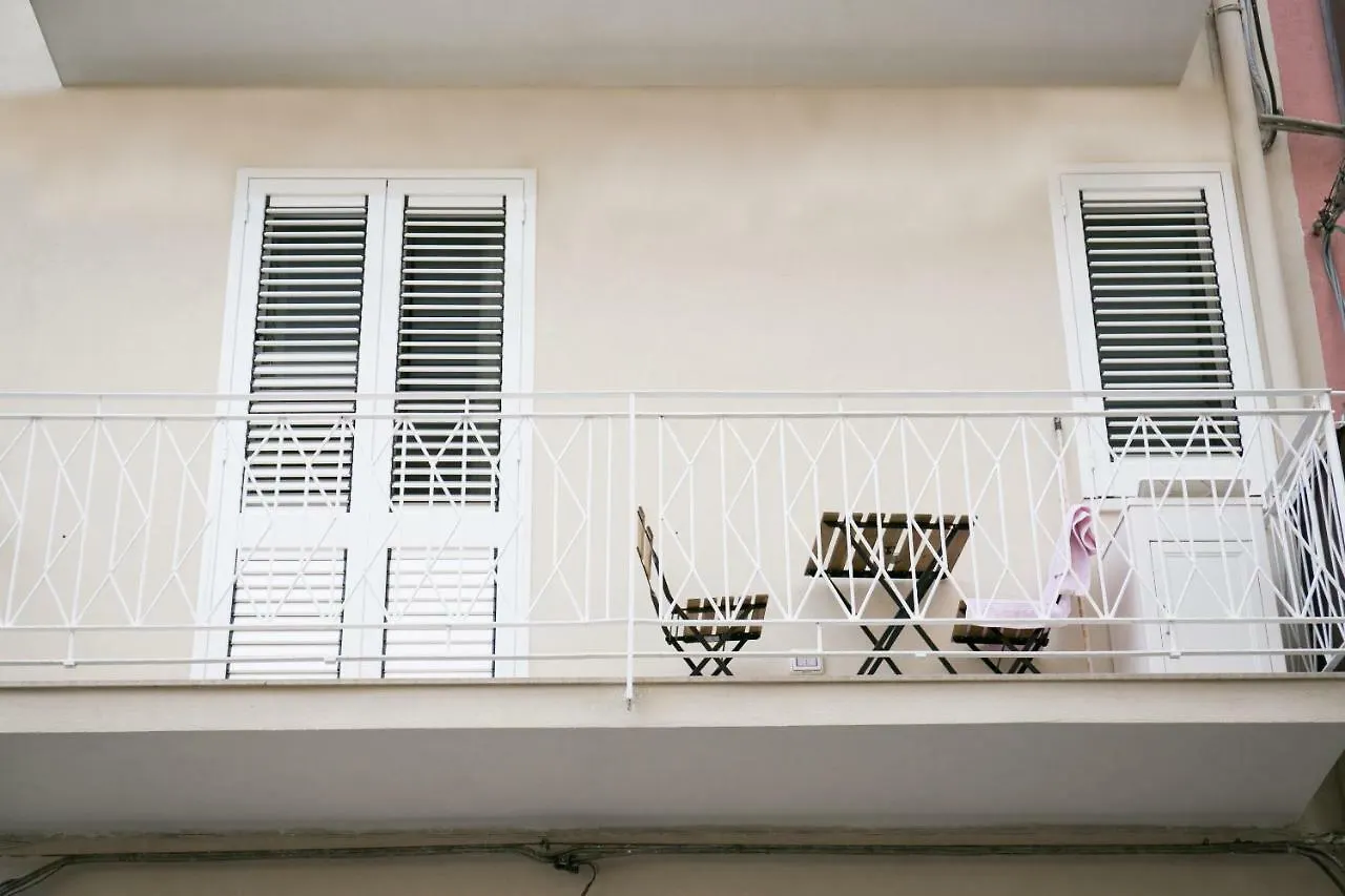 Ludovica Home Giardini Naxos Guest house